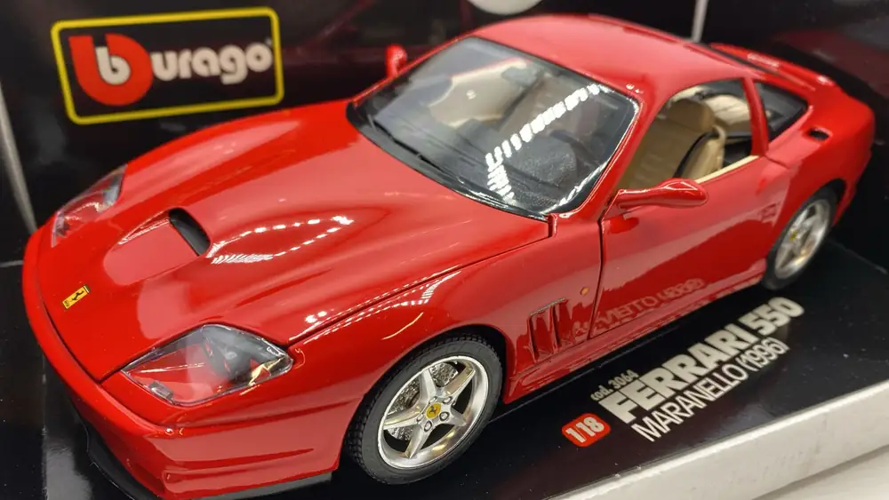 Ferrari 550 Maranello 1996 Bburago 1:18 Gold Collection – foto 2